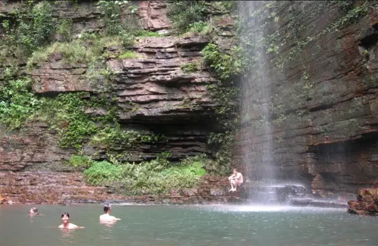 Jour 10 : Randonnée vers la Cascade et retour à Tambacounda 